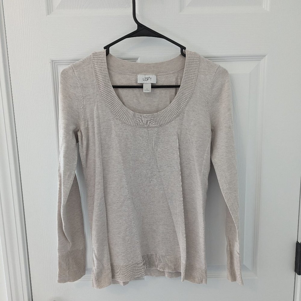 Gently Used Small Beige Loft Sweater
